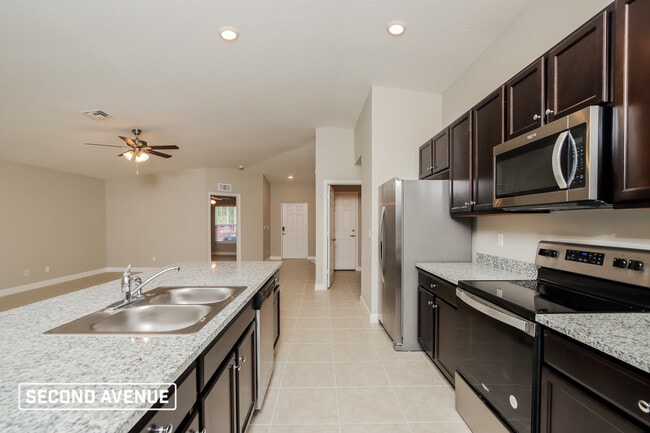 575 Halifax St SW in Palm Bay, FL - Building Photo - Building Photo