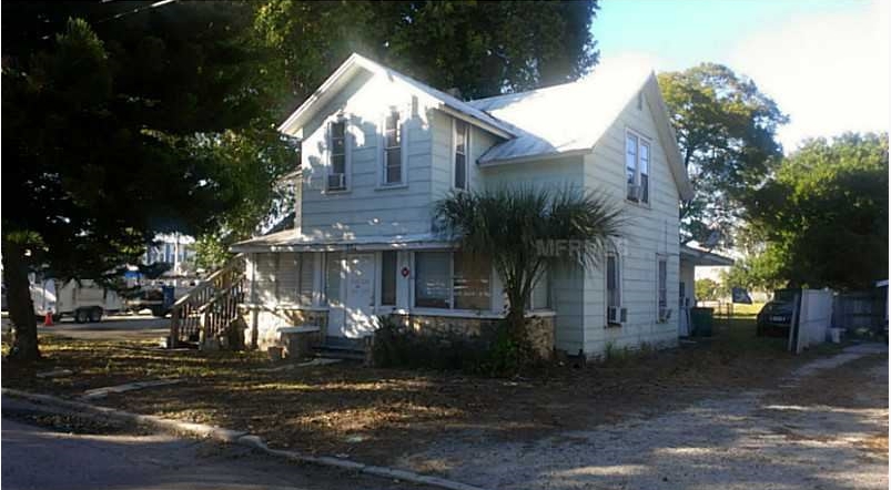 704 8th St W in Palmetto, FL - Building Photo