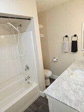 5917 Streamview Dr, Unit Apt 2 in San Diego, CA - Foto de edificio - Building Photo