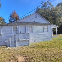 1175 Blue Creek Rd in Hogansville, GA - Building Photo - Building Photo