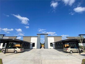 3104 S Links Dr in Edinburg, TX - Building Photo