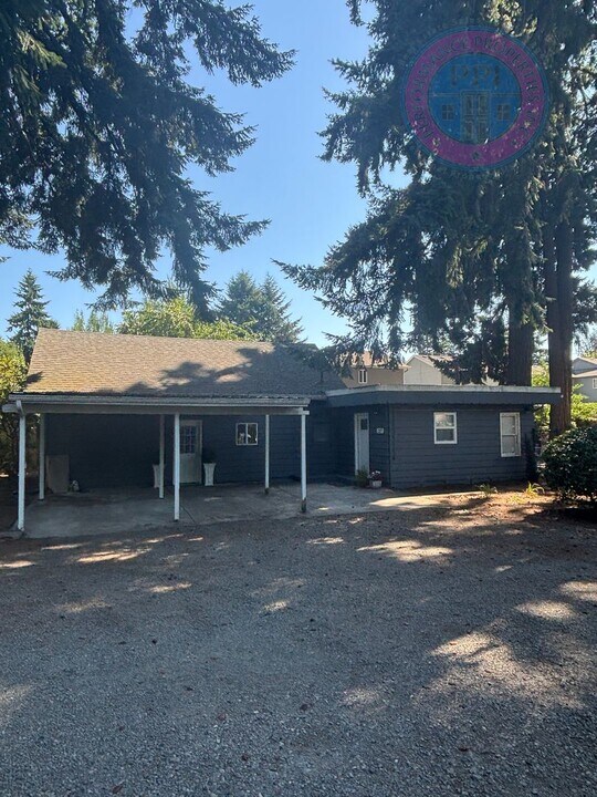 127 NE 202nd Ave in Portland, OR - Building Photo