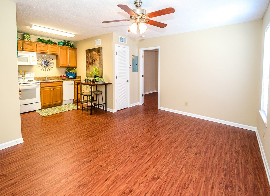 Robinwood Apartments in Mobile, AL