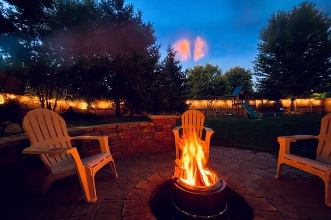 2489 Schneider Ct in Chaska, MN - Building Photo - Building Photo