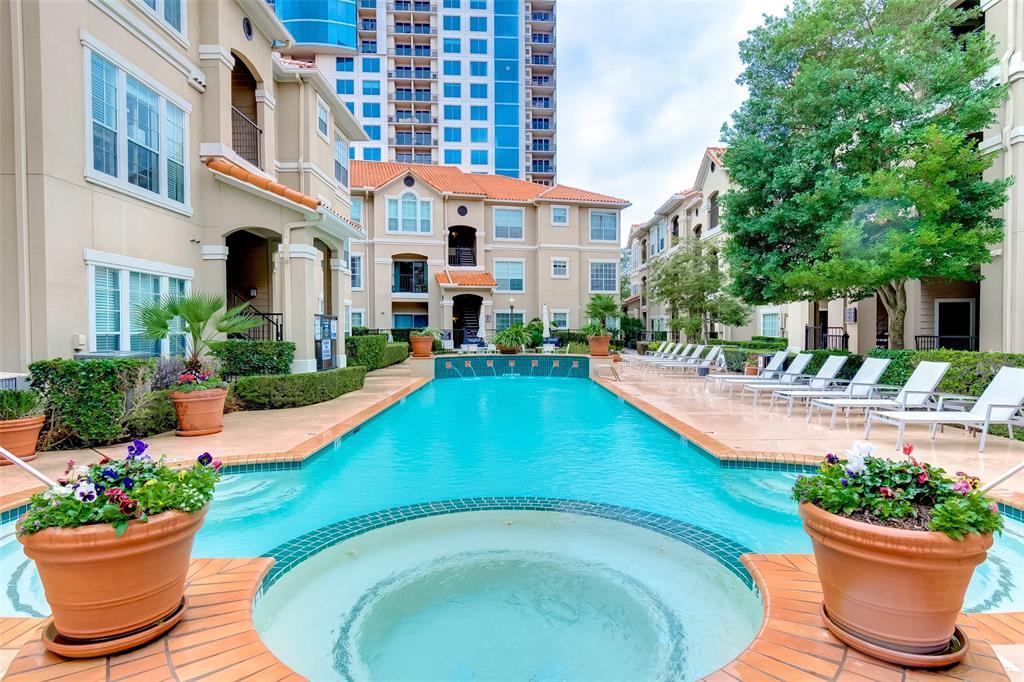3231 Allen Pkwy in Houston, TX - Building Photo