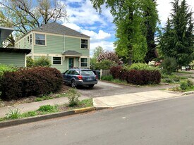 214 N Jefferson St in Eugene, OR - Building Photo