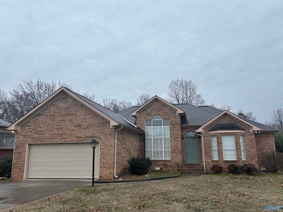 140 Freedom Way in Madison, AL - Building Photo