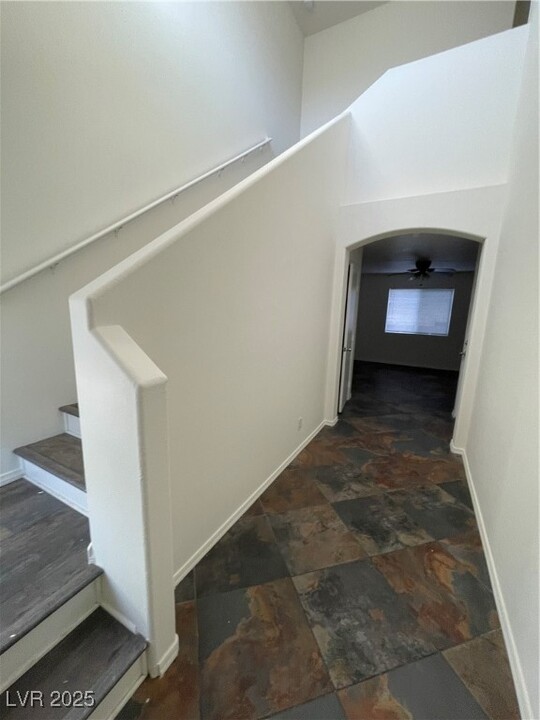 9250 Hollander Ave in Las Vegas, NV - Building Photo