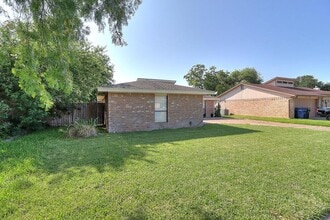 7034 Powderhorn Ct in Corpus Christi, TX - Building Photo - Building Photo