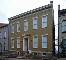 549 Milton St in Cincinnati, OH - Building Photo