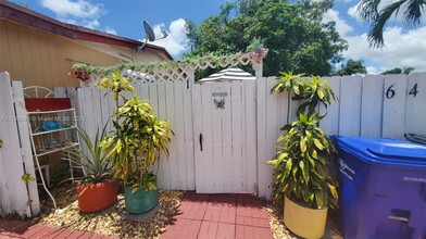 6460 Roosevelt St in Hollywood, FL - Building Photo - Building Photo