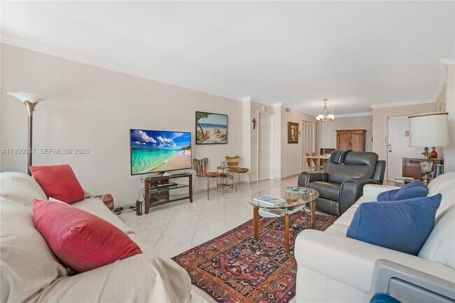 245 18th St, Unit 904 in Miami Beach, FL - Building Photo - Building Photo