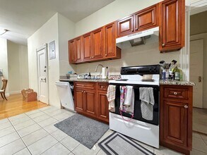 22 Euston St in Brookline, MA - Foto de edificio - Building Photo