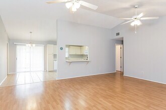 5102 25th Ave Dr E in Palmetto, FL - Building Photo - Building Photo
