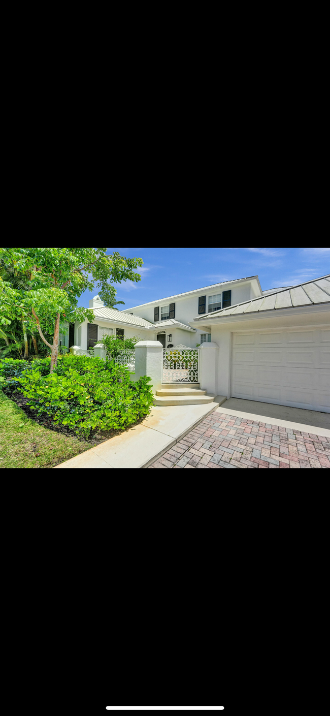200 Belmonte Rd in West Palm Beach, FL - Building Photo - Building Photo