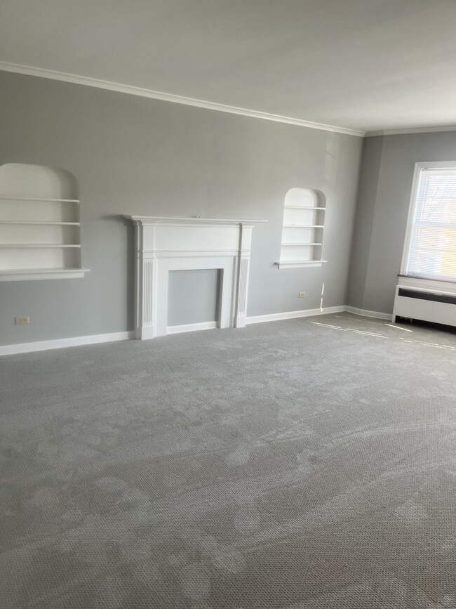 6342 N Sacramento Ave-Unit -2 in Chicago, IL - Building Photo - Building Photo