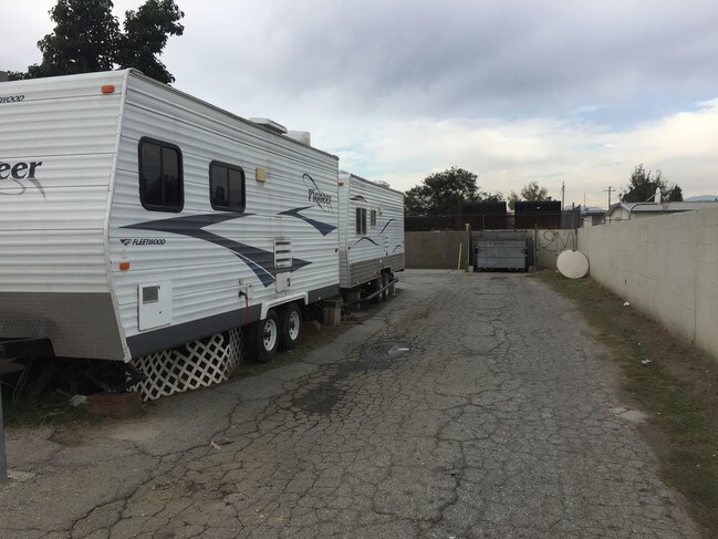 Magnolia Trailer Park in El Monte, CA - Foto de edificio - Building Photo