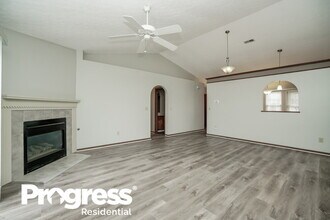 2016 Big Tree Dr in Columbus, OH - Foto de edificio - Building Photo