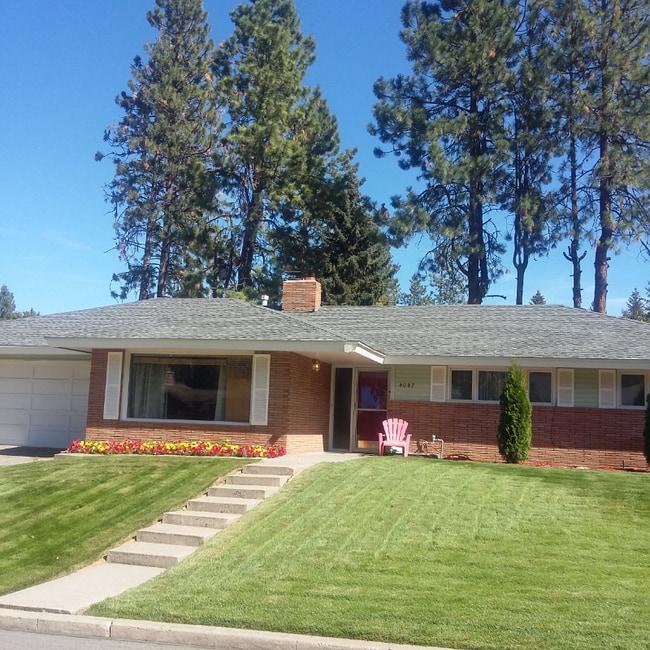 4047 S Madelia St in Spokane, WA - Foto de edificio - Building Photo