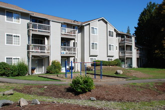 Park Place Apartments in Bremerton, WA - Building Photo - Primary Photo