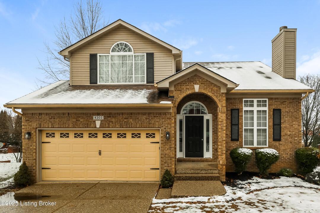 4303 High Meadow Pl in Louisville, KY - Foto de edificio