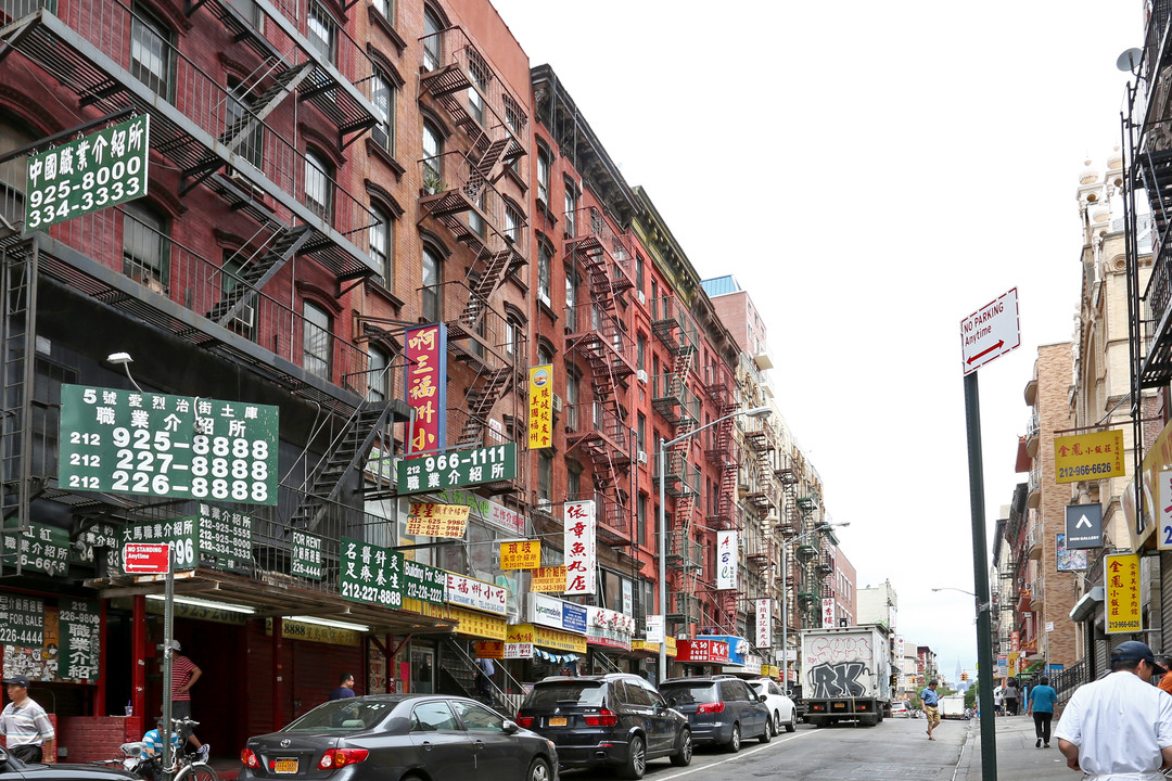 9 Eldridge St in New York, NY - Building Photo