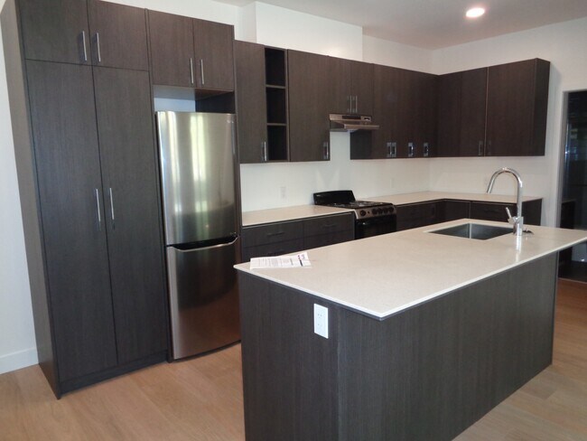 166 McPherson Crescent in Penticton, BC - Building Photo - Building Photo