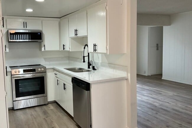Sun Harbour Apartments