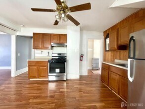 140 Barnard St in Highland Park, NJ - Building Photo - Building Photo