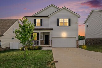 139 E Millbrook Dr in Spring Hill, TN - Building Photo - Building Photo