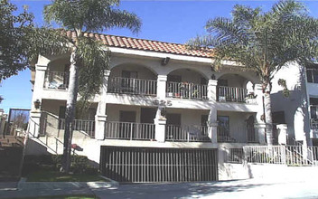 Casa De Palms in Burbank, CA - Building Photo - Building Photo