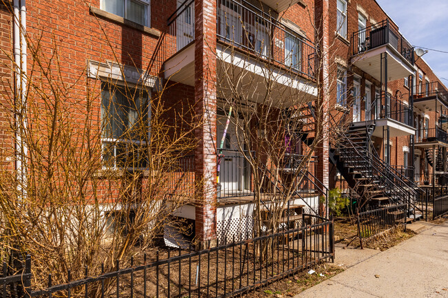 5815-5821 2E Av in Montréal, QC - Building Photo - Building Photo