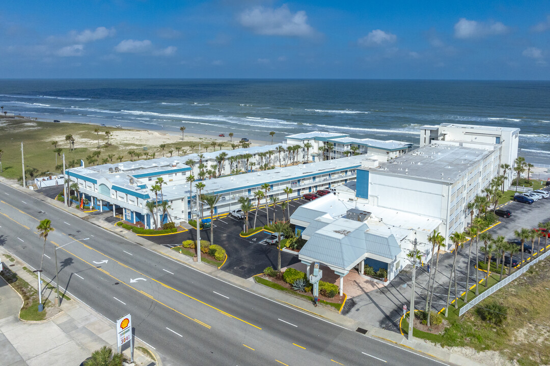 Ocean Jewels in Daytona Beach, FL - Building Photo