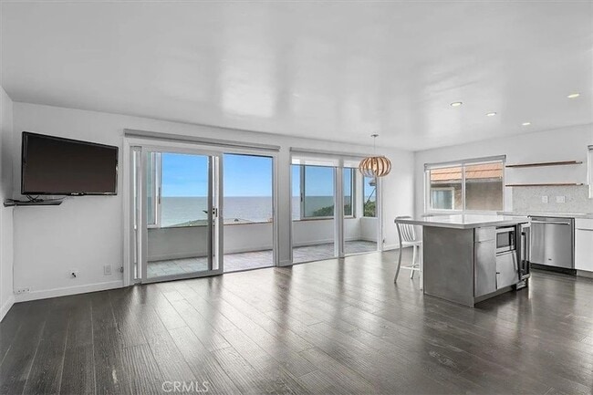 163 Paseo De La Concha, Unit 12 in Redondo Beach, CA - Foto de edificio - Building Photo