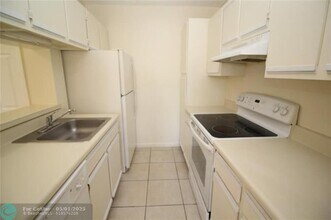 4401 W McNab Rd in Pompano Beach, FL - Building Photo - Building Photo