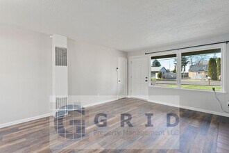 4400 SE 99th Ave in Portland, OR - Building Photo - Building Photo