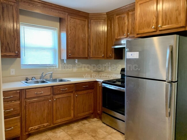 900 W Montgomery Ave in Sheffield, AL - Foto de edificio - Building Photo