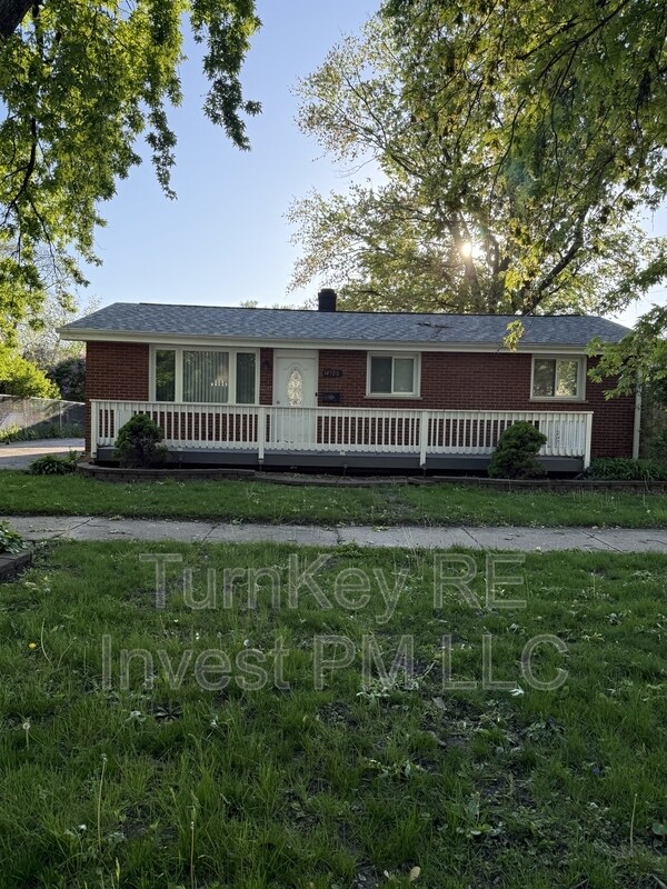 property at 14508 Hamlin Ave