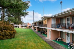 2028 W Meeker St in Kent, WA - Building Photo