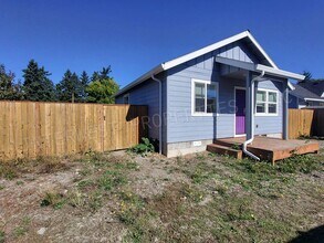 5025 SE 118th Ave in Portland, OR - Building Photo - Building Photo