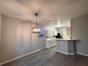 6427 Waldron Cir in Houston, TX - Building Photo - Building Photo