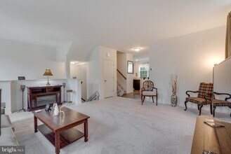 49 Creekside Wy in Burlington, NJ - Building Photo - Building Photo