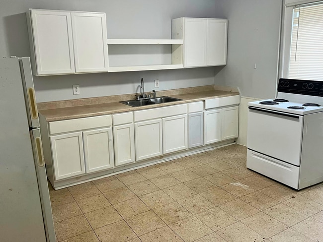 65 Bosworth St, Unit 1 in Old Town, ME - Building Photo - Building Photo