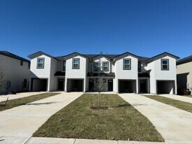 8315 V. Pisa in San Antonio, TX - Building Photo