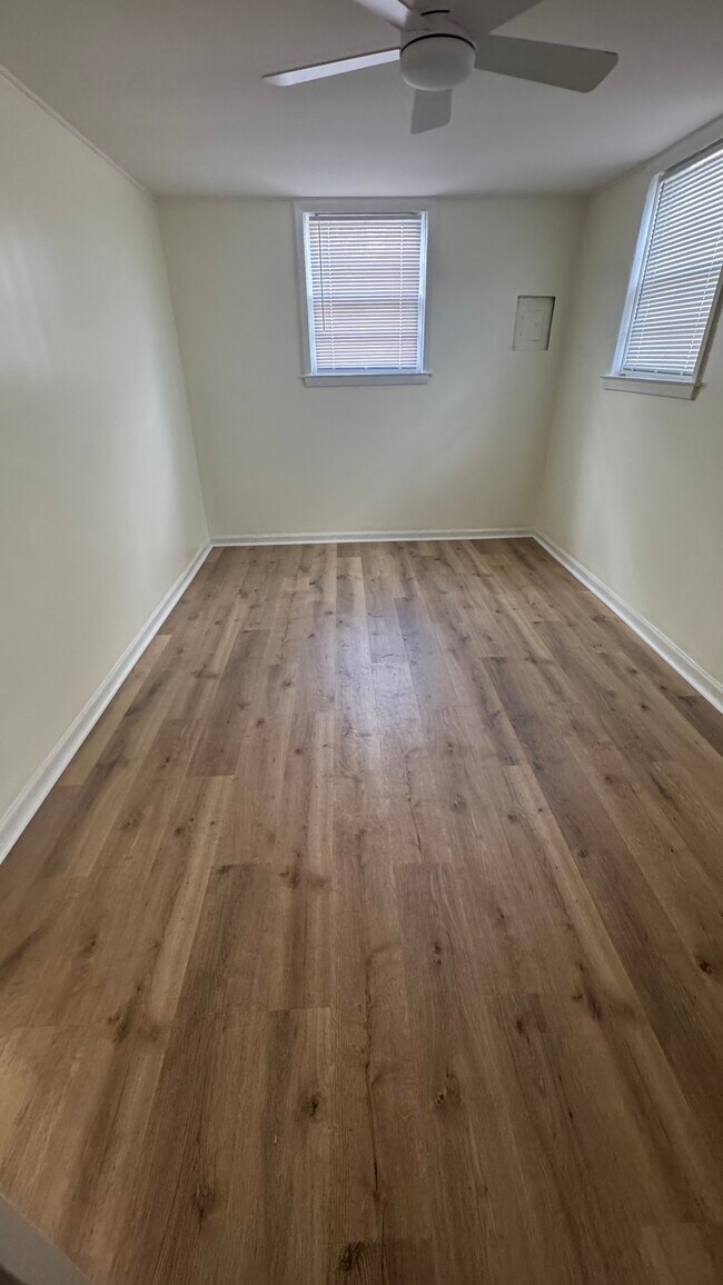 1203 Orange St, Unit 1203 A Orange Street in Hanahan, SC - Foto de edificio - Building Photo