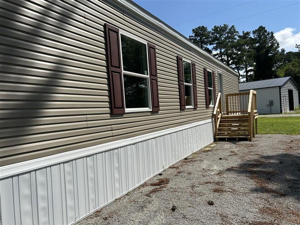 127 Hubert Blvd in Hubert, NC - Building Photo