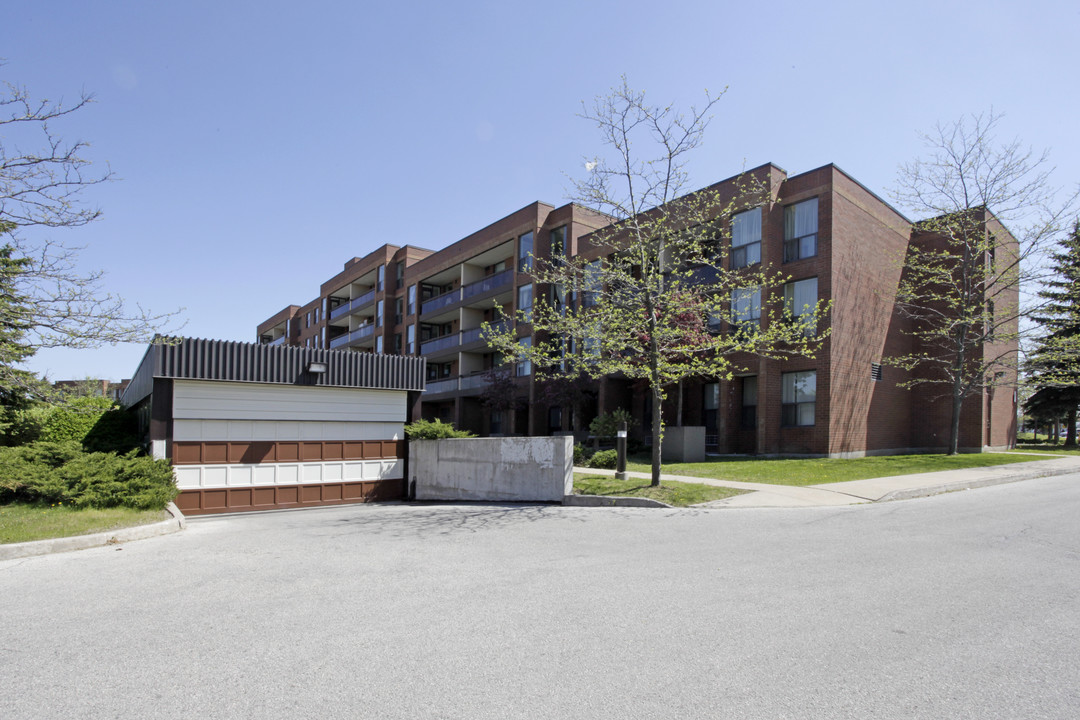 Calvary House in Markham, ON - Building Photo