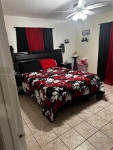 2742 NW 49th St in Miami, FL - Building Photo - Building Photo