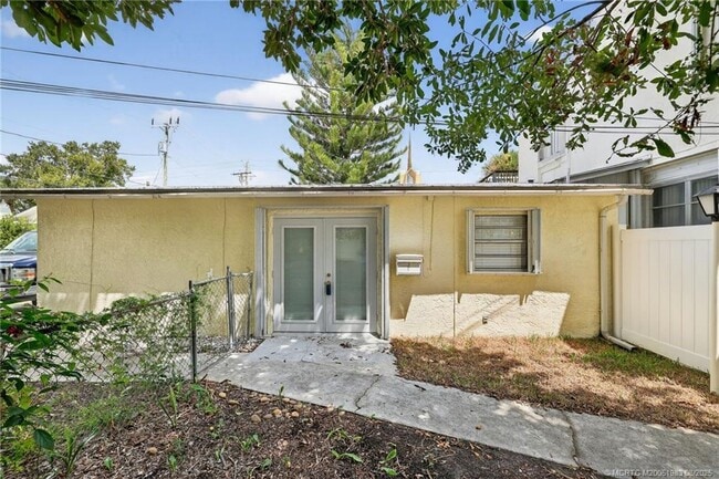 property at 410 SW California Ave