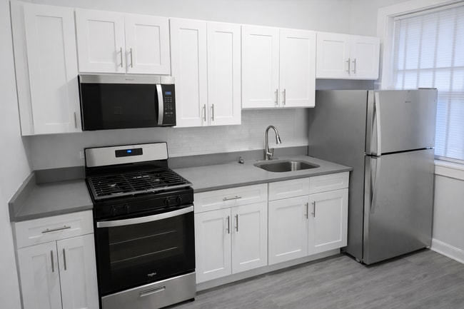 6710 S Merrill Ave, Unit 2E in Chicago, IL - Foto de edificio - Building Photo